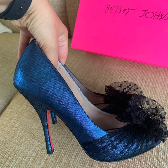 Betsey Johnson Blue Fabric Heel Size 8 - Picture 7 of 7